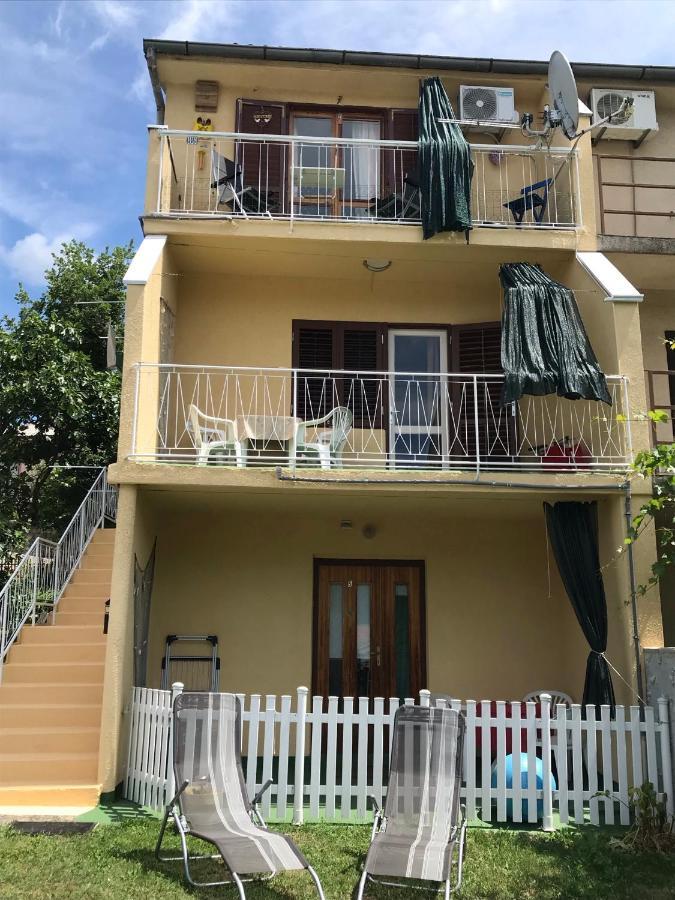 Redhill Apartments ノヴィ・ヴィノドロスキー エクステリア 写真